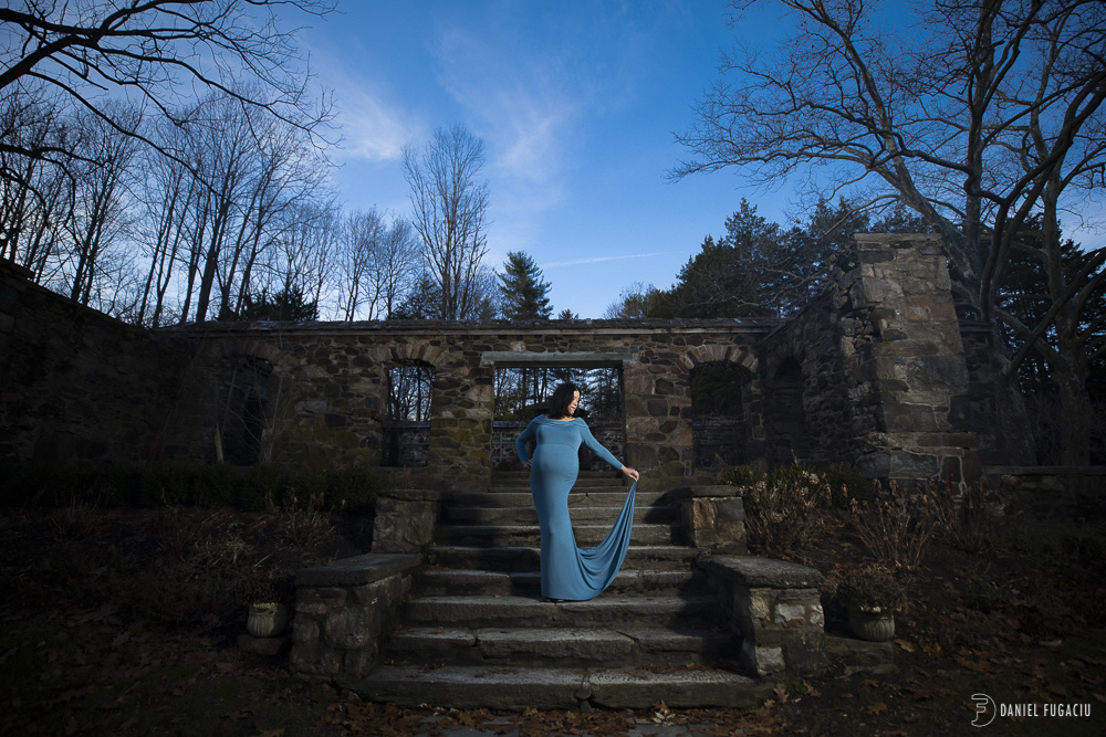 Maternity photos at Ridley Creek Park